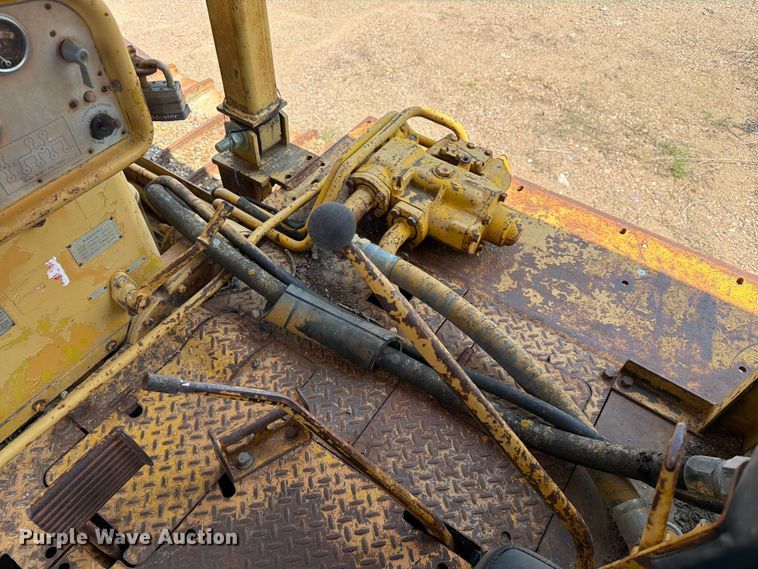 image for item EA0412 1964 Caterpillar D8H dozer