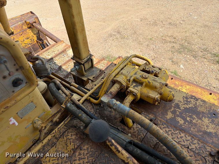 image for item EA0412 1964 Caterpillar D8H dozer