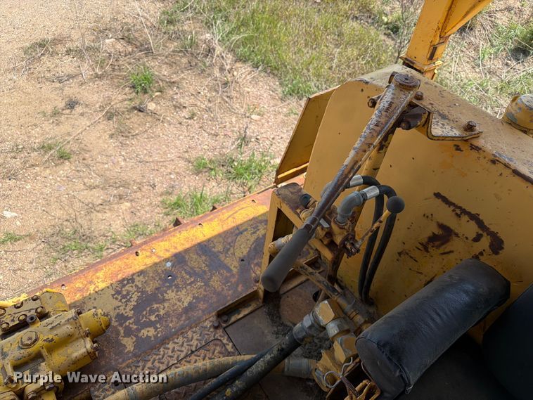 image for item EA0412 1964 Caterpillar D8H dozer