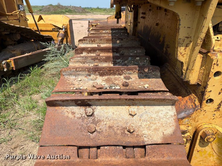 image for item EA0412 1964 Caterpillar D8H dozer