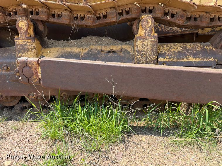 image for item EA0412 1964 Caterpillar D8H dozer