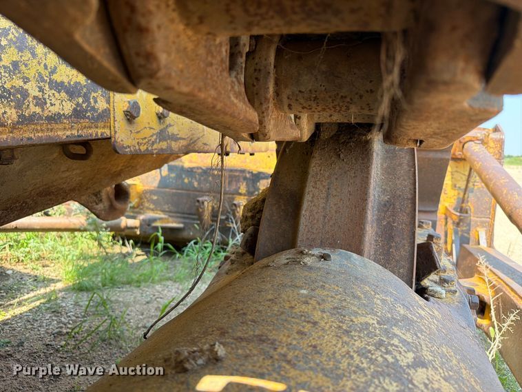 image for item EA0412 1964 Caterpillar D8H dozer