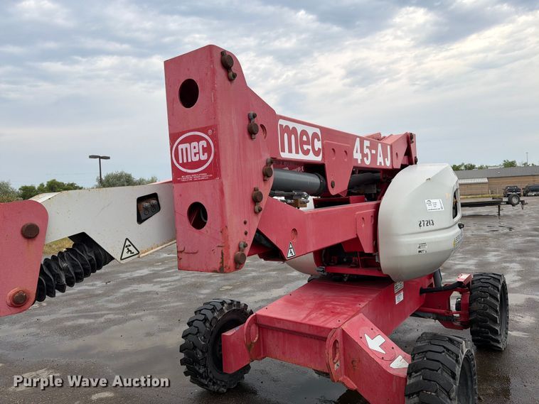 image for item EA0413 2019 MEC 45-AJ boom lift