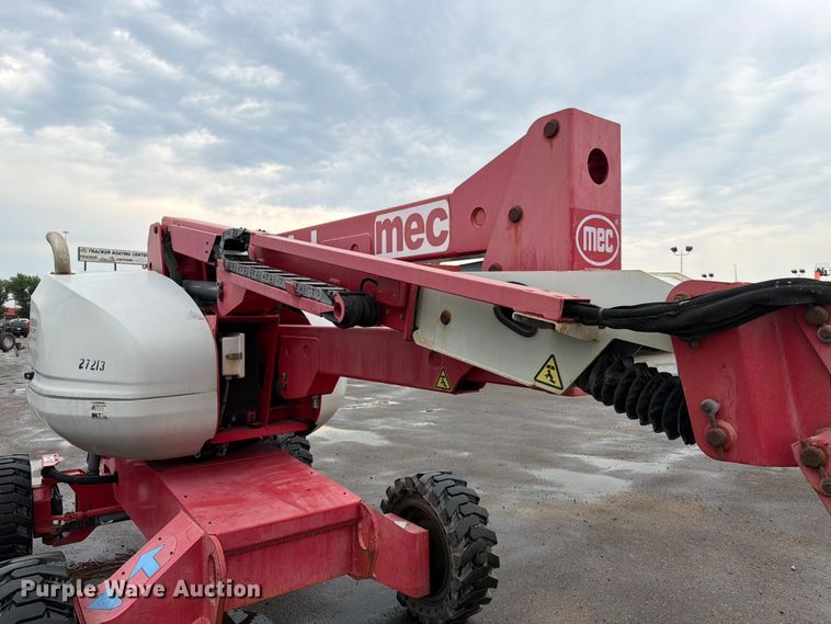 image for item EA0413 2019 MEC 45-AJ boom lift