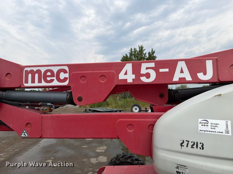 image for item EA0413 2019 MEC 45-AJ boom lift