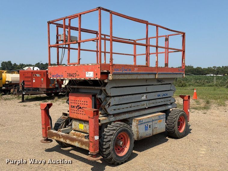 2003 Skyjack SJ7135 scissor lift