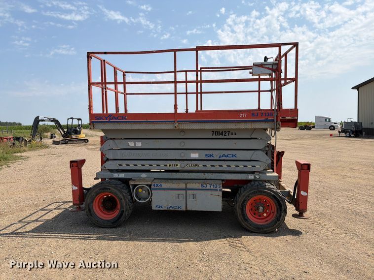 image for item EA0415 2003 Skyjack SJ7135 scissor lift