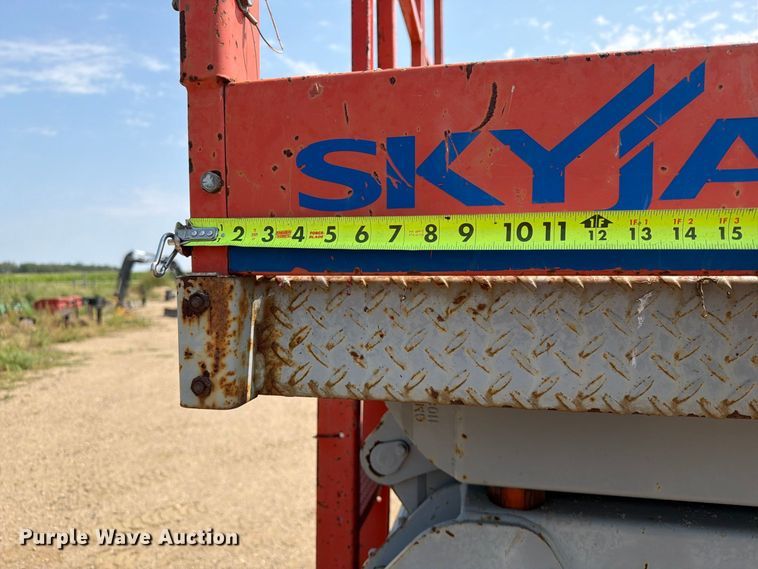 image for item EA0415 2003 Skyjack SJ7135 scissor lift