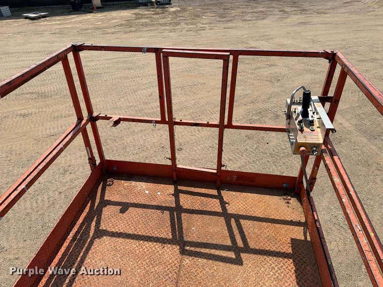 image for item EA0415 2003 Skyjack SJ7135 scissor lift
