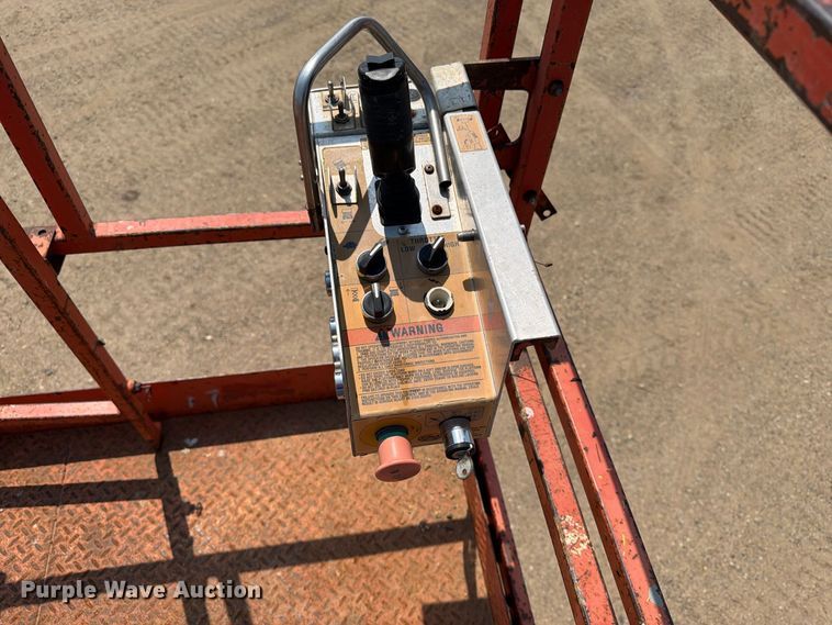 image for item EA0415 2003 Skyjack SJ7135 scissor lift