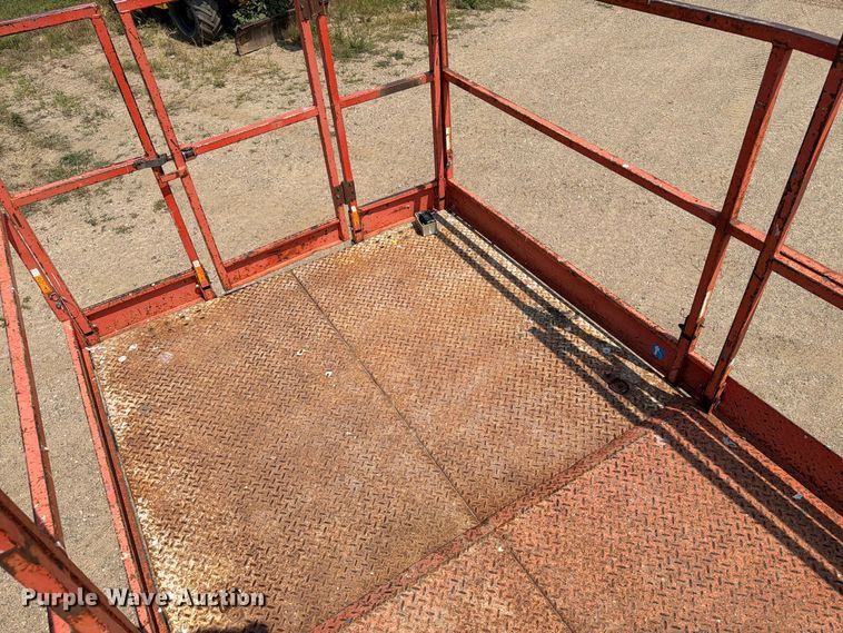 image for item EA0415 2003 Skyjack SJ7135 scissor lift