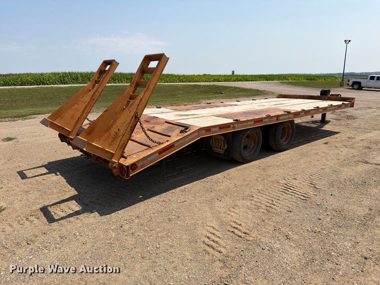 image for item EA0417 1994 Butler B-2424-FD equipment trailer