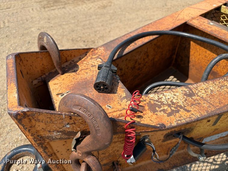 image for item EA0417 1994 Butler B-2424-FD equipment trailer