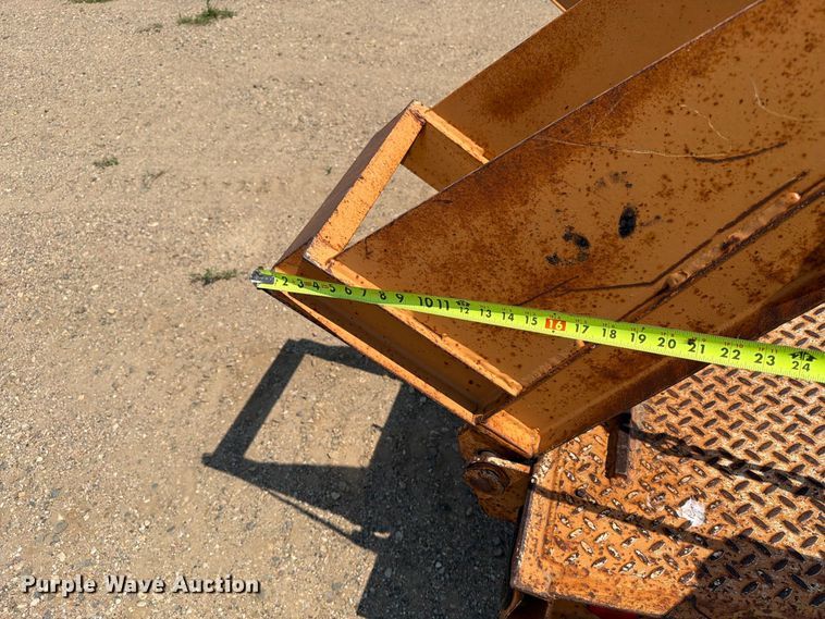 image for item EA0417 1994 Butler B-2424-FD equipment trailer