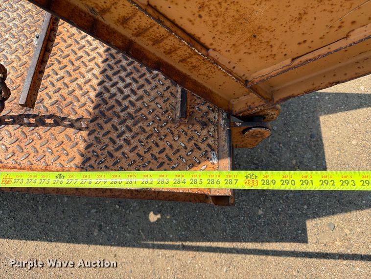 image for item EA0417 1994 Butler B-2424-FD equipment trailer