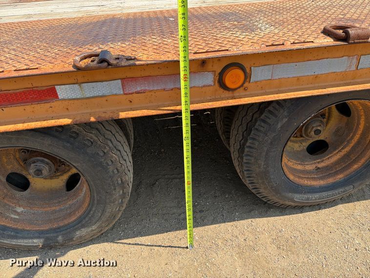 image for item EA0417 1994 Butler B-2424-FD equipment trailer