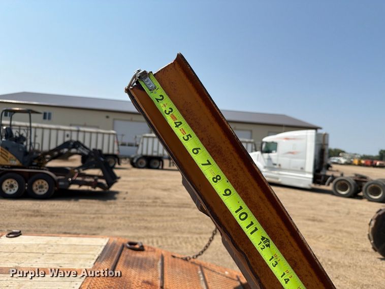 image for item EA0417 1994 Butler B-2424-FD equipment trailer