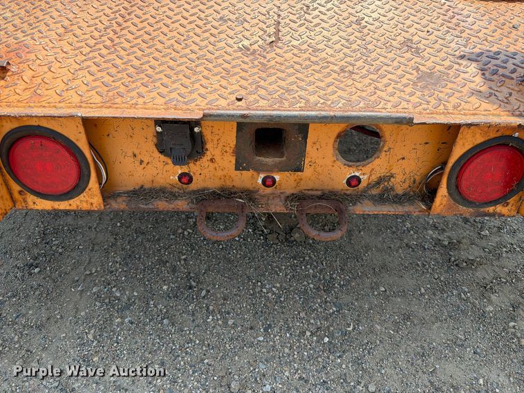 image for item EA0417 1994 Butler B-2424-FD equipment trailer