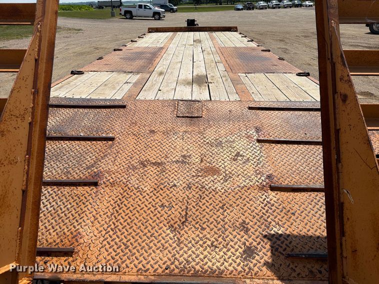image for item EA0417 1994 Butler B-2424-FD equipment trailer