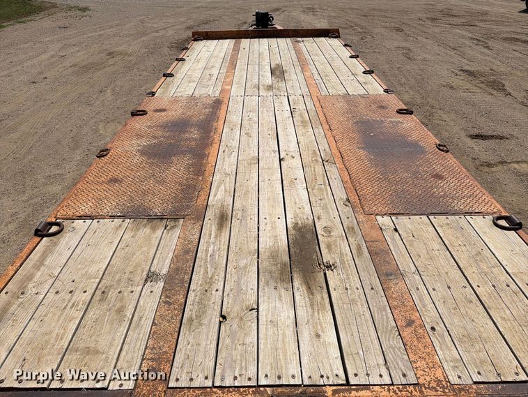 image for item EA0417 1994 Butler B-2424-FD equipment trailer