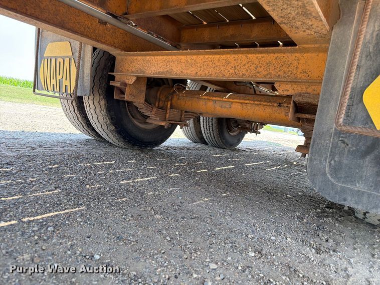 image for item EA0417 1994 Butler B-2424-FD equipment trailer