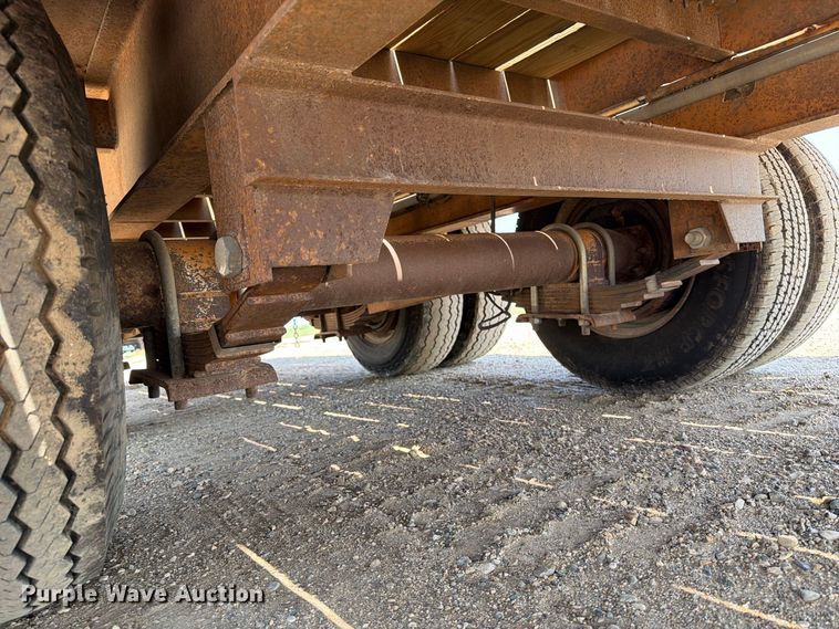 image for item EA0417 1994 Butler B-2424-FD equipment trailer