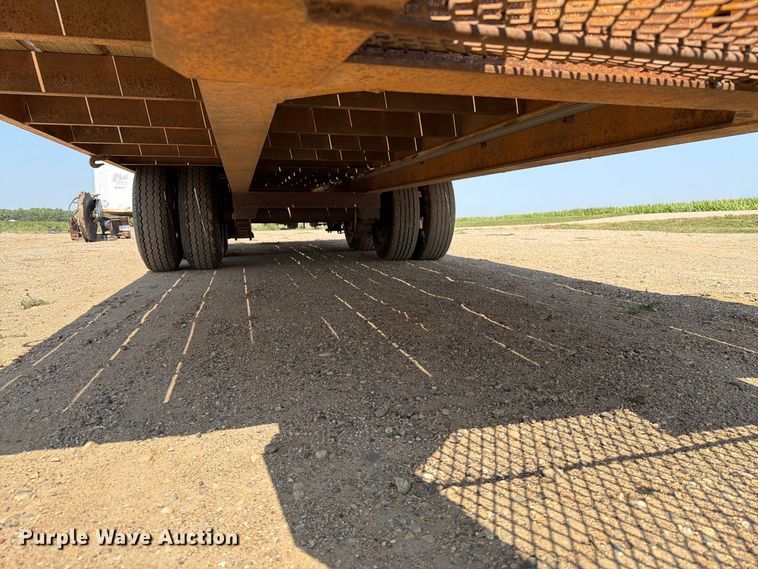 image for item EA0417 1994 Butler B-2424-FD equipment trailer
