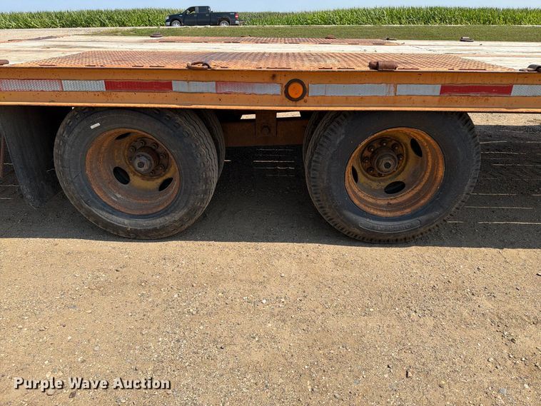 image for item EA0417 1994 Butler B-2424-FD equipment trailer