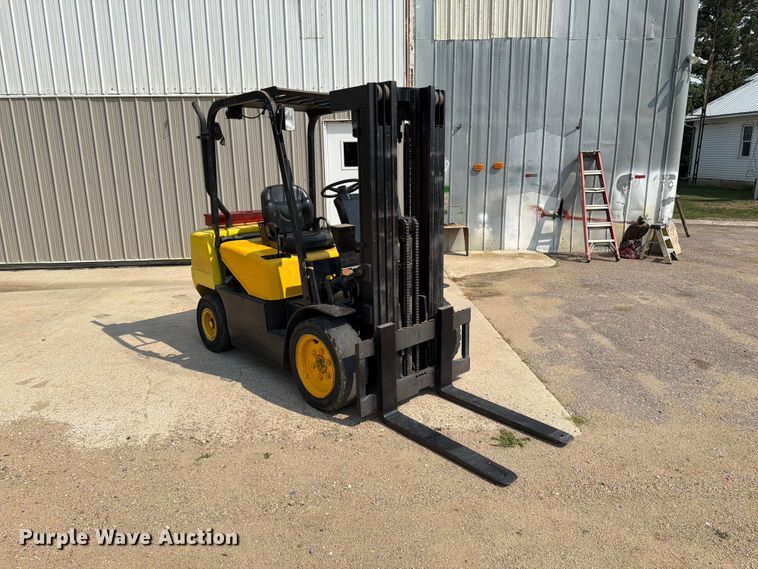 image for item EA0423 2001 Daewoo D30S-3 forklift