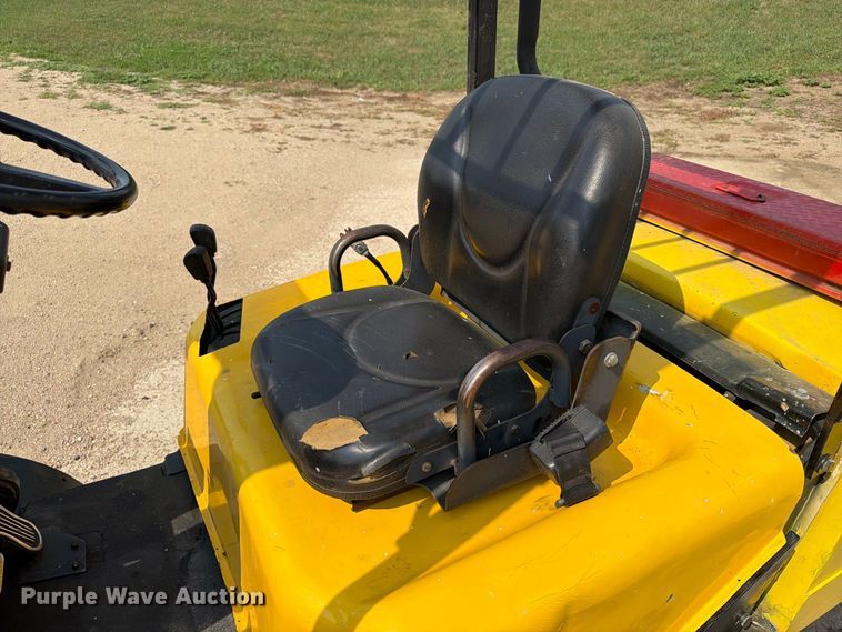 image for item EA0423 2001 Daewoo D30S-3 forklift