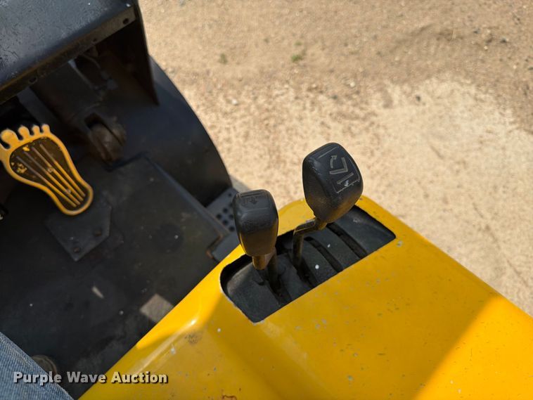 image for item EA0423 2001 Daewoo D30S-3 forklift