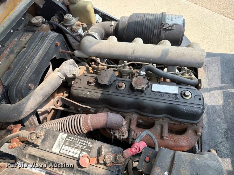 image for item EA0423 2001 Daewoo D30S-3 forklift