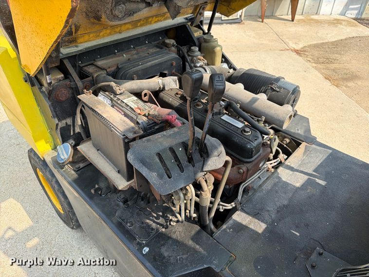 image for item EA0423 2001 Daewoo D30S-3 forklift