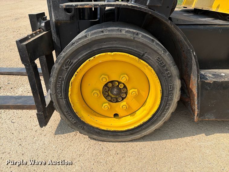 image for item EA0423 2001 Daewoo D30S-3 forklift