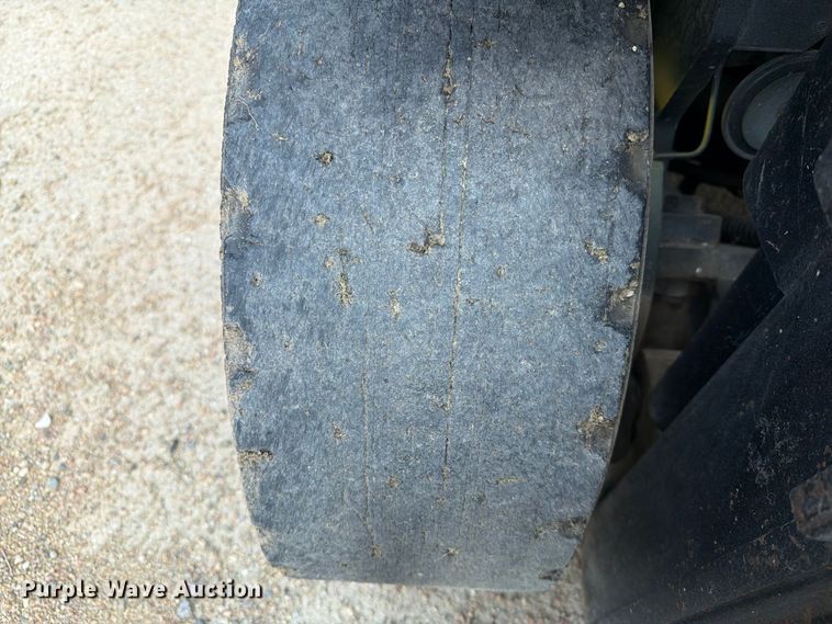 image for item EA0423 2001 Daewoo D30S-3 forklift