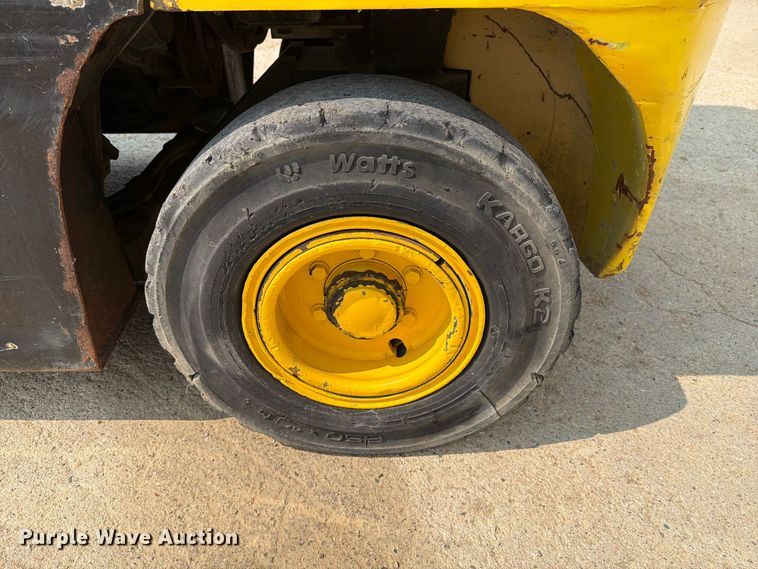 image for item EA0423 2001 Daewoo D30S-3 forklift