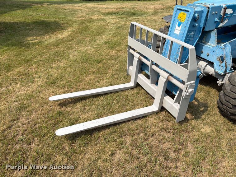 image for item EA0424 2006 Genie GTH-5519 telehandler