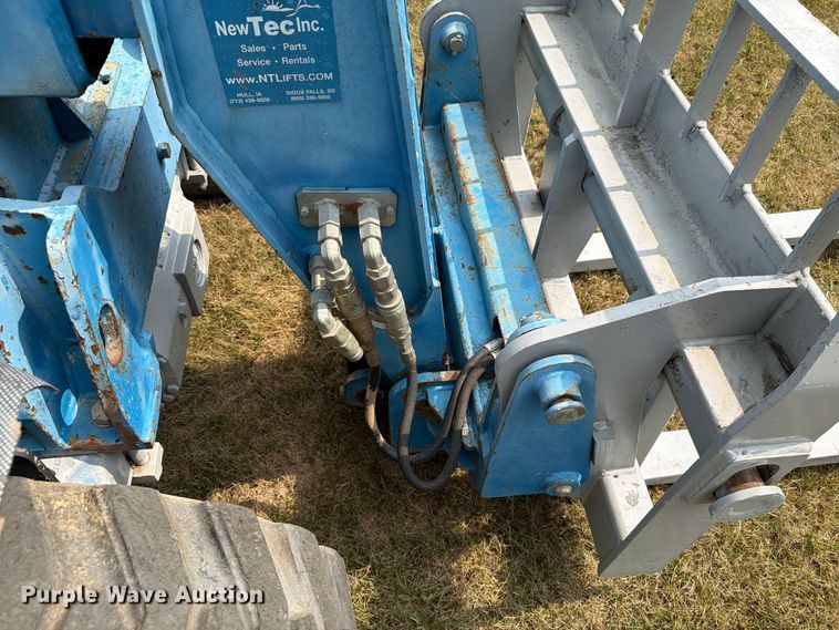 image for item EA0424 2006 Genie GTH-5519 telehandler