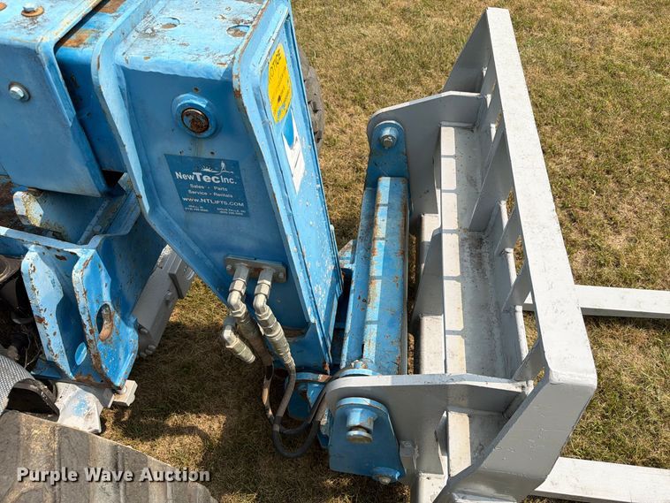 image for item EA0424 2006 Genie GTH-5519 telehandler