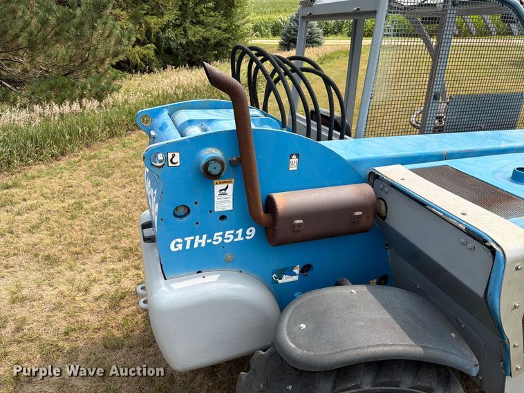 image for item EA0424 2006 Genie GTH-5519 telehandler