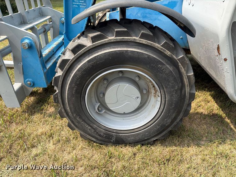 image for item EA0424 2006 Genie GTH-5519 telehandler