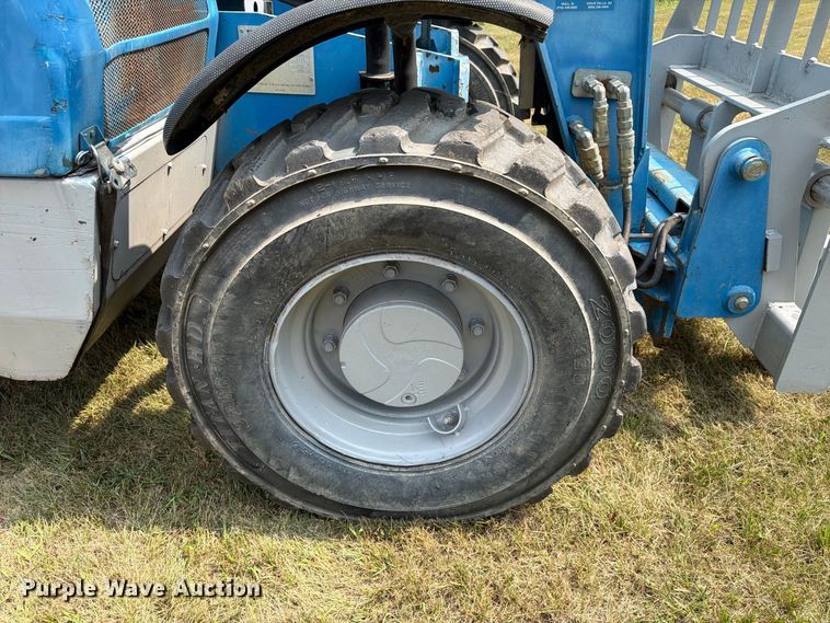 image for item EA0424 2006 Genie GTH-5519 telehandler
