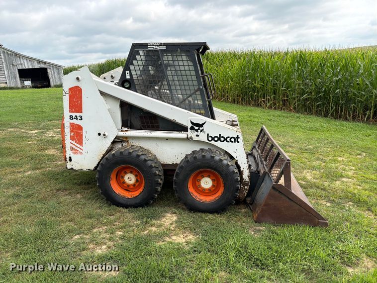 image for item EA0427 1989 Bobcat 843 skid steer loader