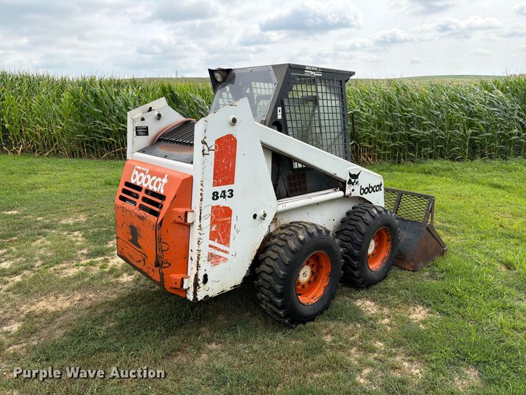 image for item EA0427 1989 Bobcat 843 skid steer loader