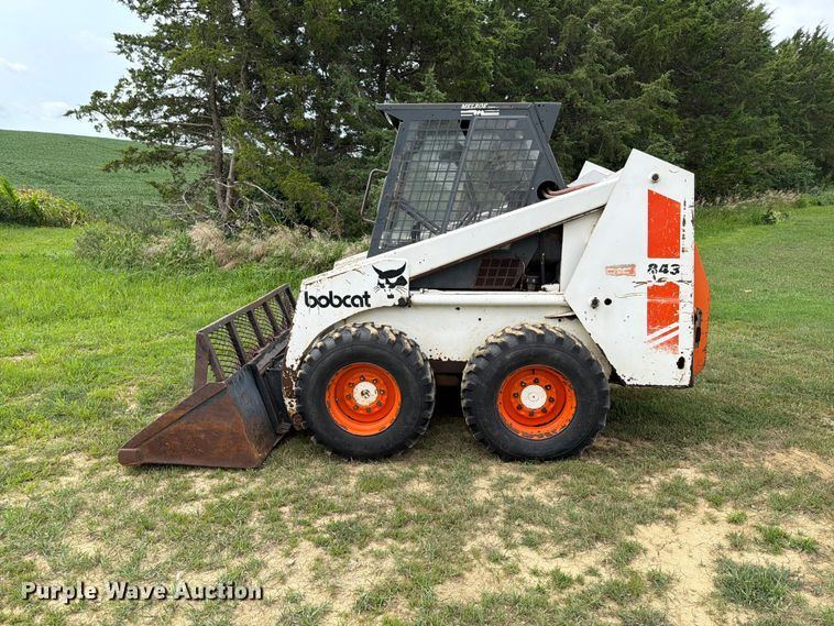 image for item EA0427 1989 Bobcat 843 skid steer loader