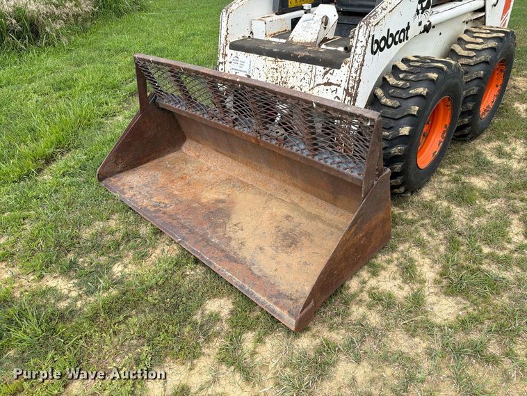 image for item EA0427 1989 Bobcat 843 skid steer loader