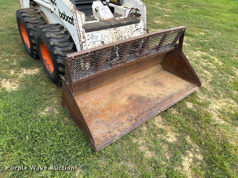 image for item EA0427 1989 Bobcat 843 skid steer loader