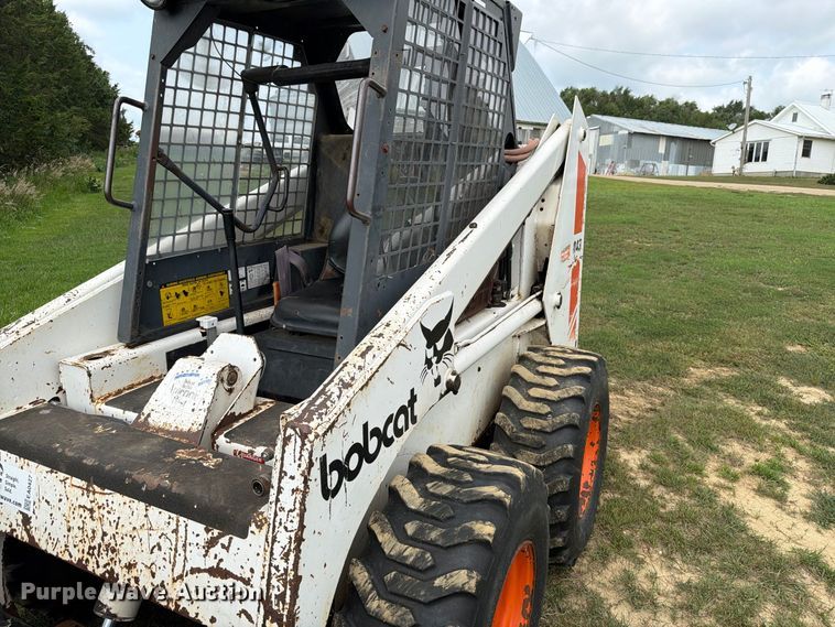 image for item EA0427 1989 Bobcat 843 skid steer loader