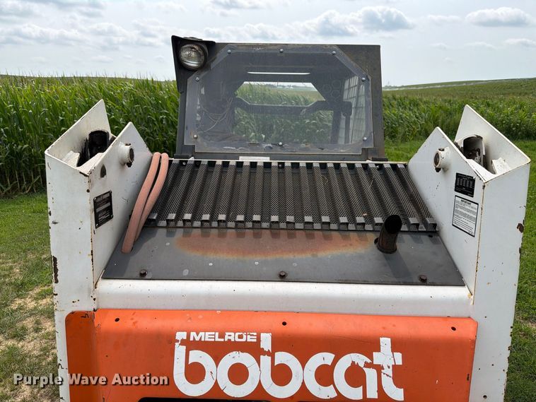 image for item EA0427 1989 Bobcat 843 skid steer loader