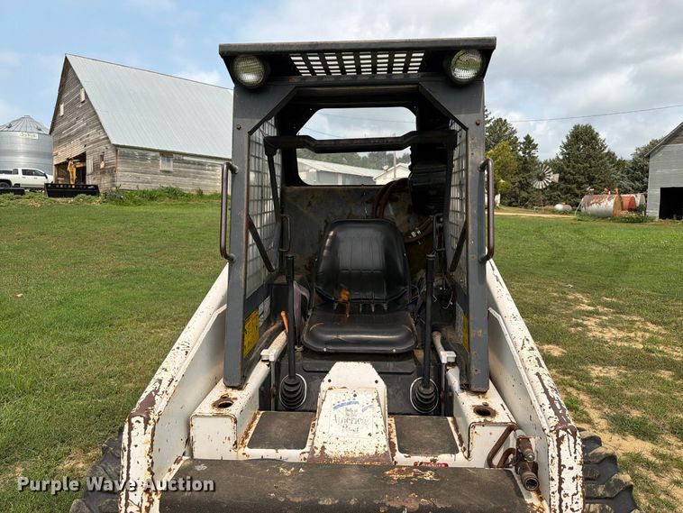 image for item EA0427 1989 Bobcat 843 skid steer loader